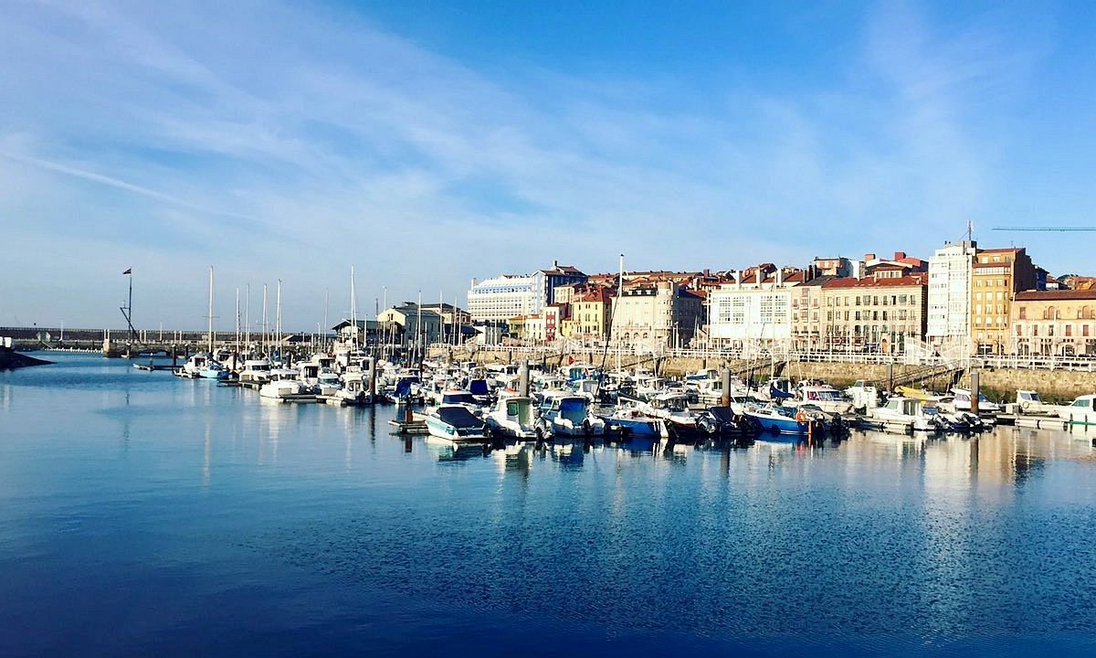 Asturias impulsa su primera Ley de Puertos para modernizar la gestión del litoral