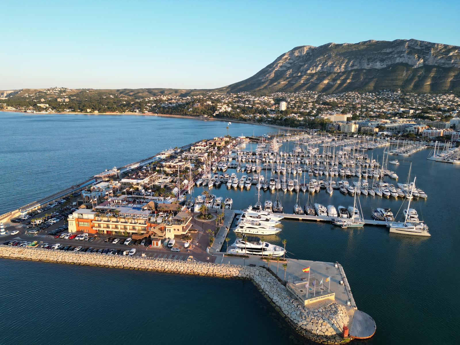 Marina Dénia mantiene el precio del combustible para embarcaciones en su gasolinera