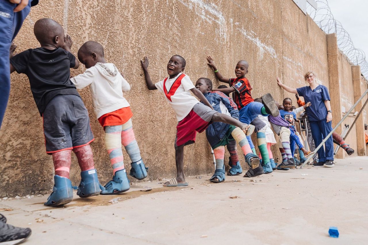 Fundación Navega y Naves de Esperanza-Mercy Ships se unen para impulsar la salud y la solidaridad a través del mar