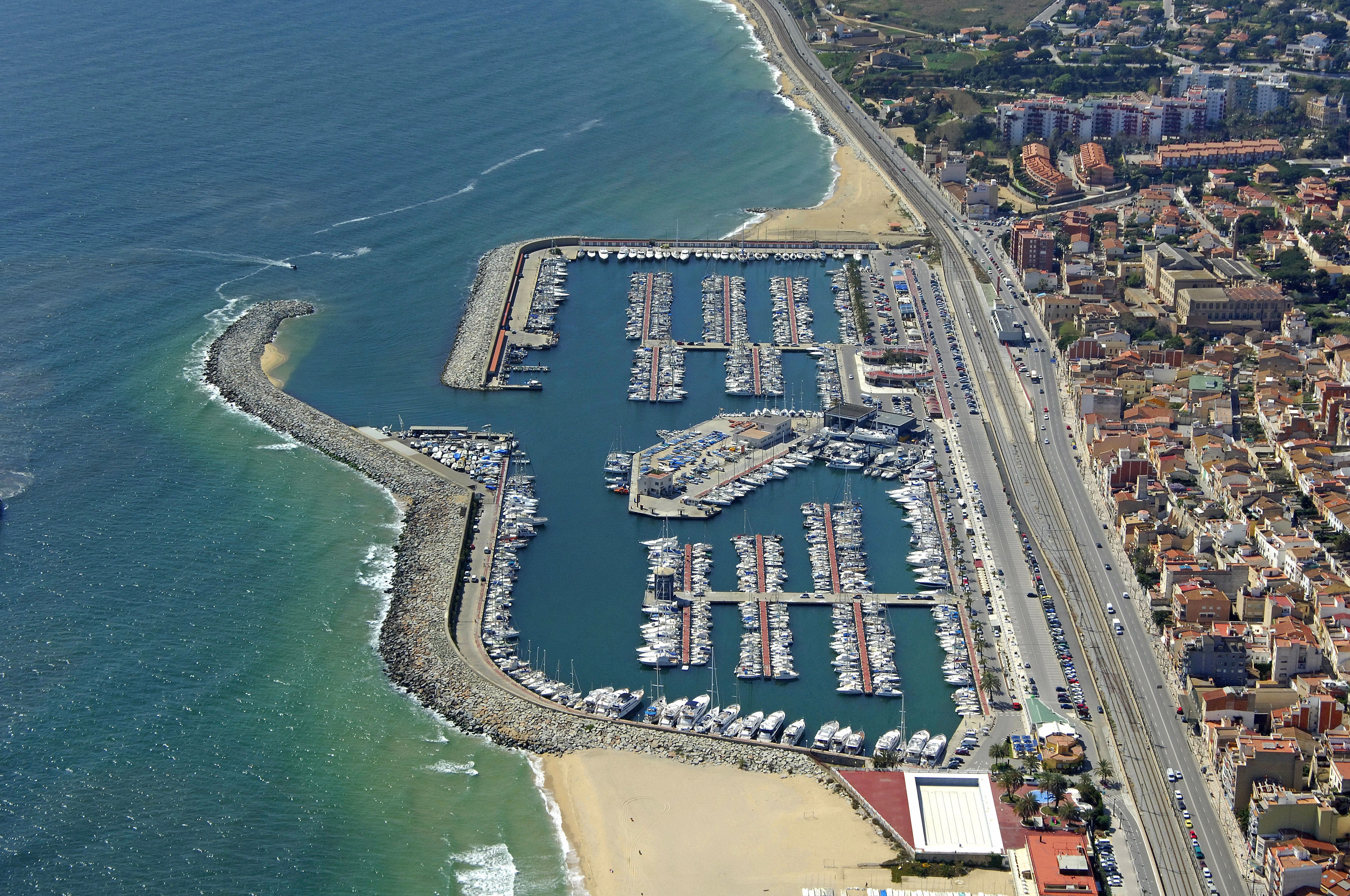 Port Masnou refuerza su atractivo como referente del litoral catalán y aumenta un 14% los tránsitos en verano