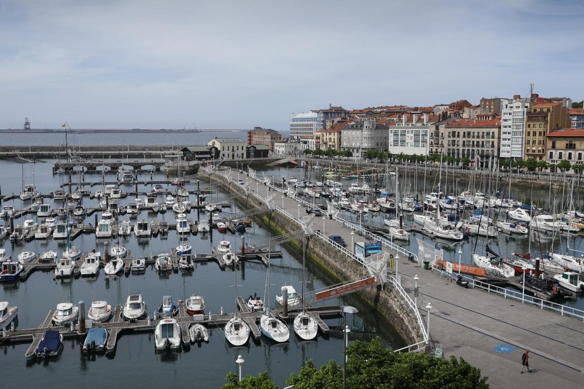 El Puerto Deportivo de Gijón gana en seguridad y estudia instalar nuevas cámaras