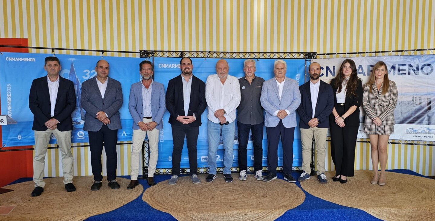 Los Alcázares acoge la 32ª edición del Trofeo Carabela de Plata, la regata más emblemática del Mar Menor