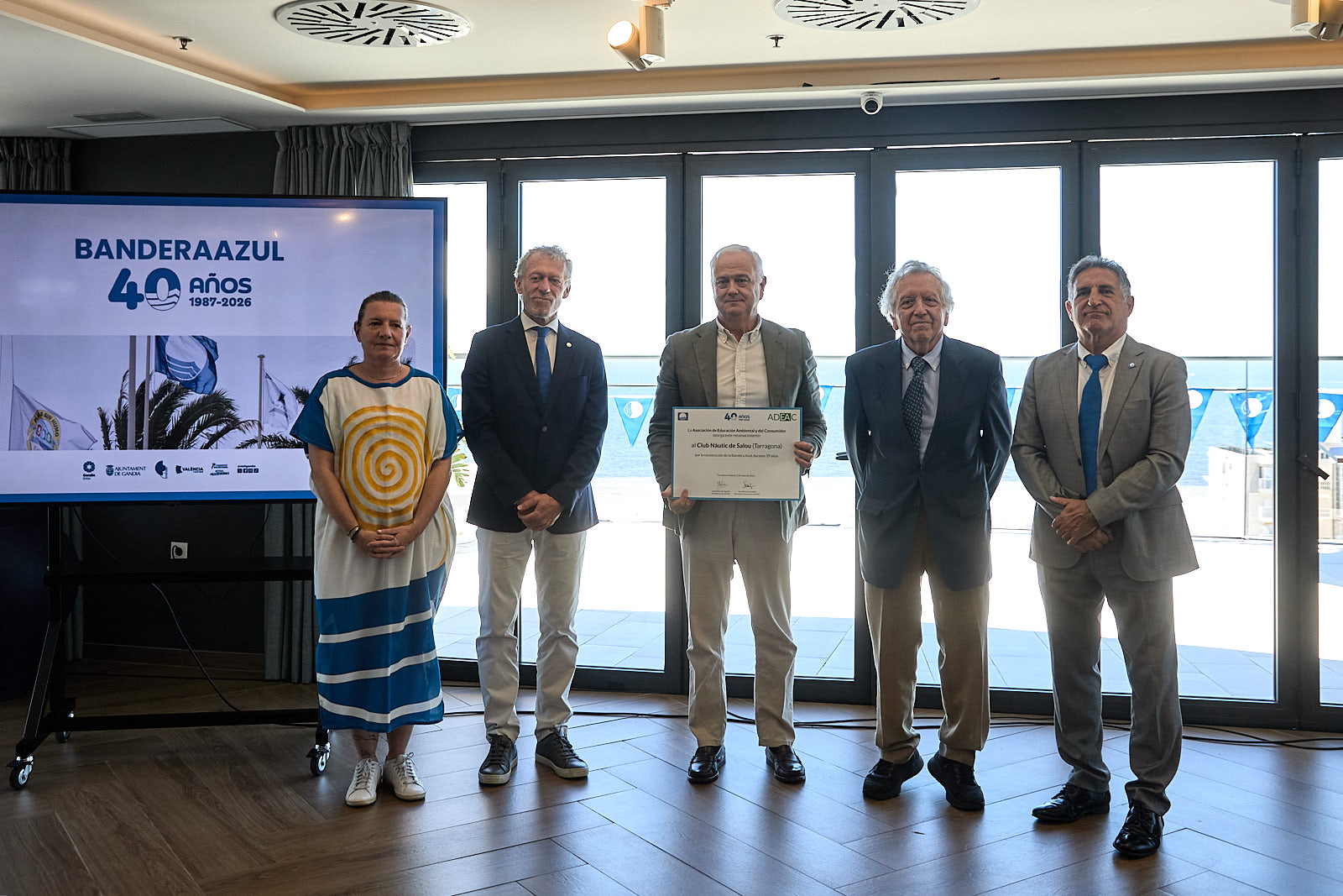 El Club Nàutic Salou recibe un reconocimiento por sus 39 años consecutivos con Bandera Azul