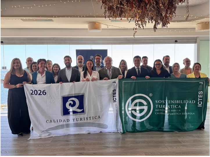 La Región de Murcia suma 50 Banderas Q de Calidad Turística y 48 S de Sostenibilidad en playas y puertos deportivos