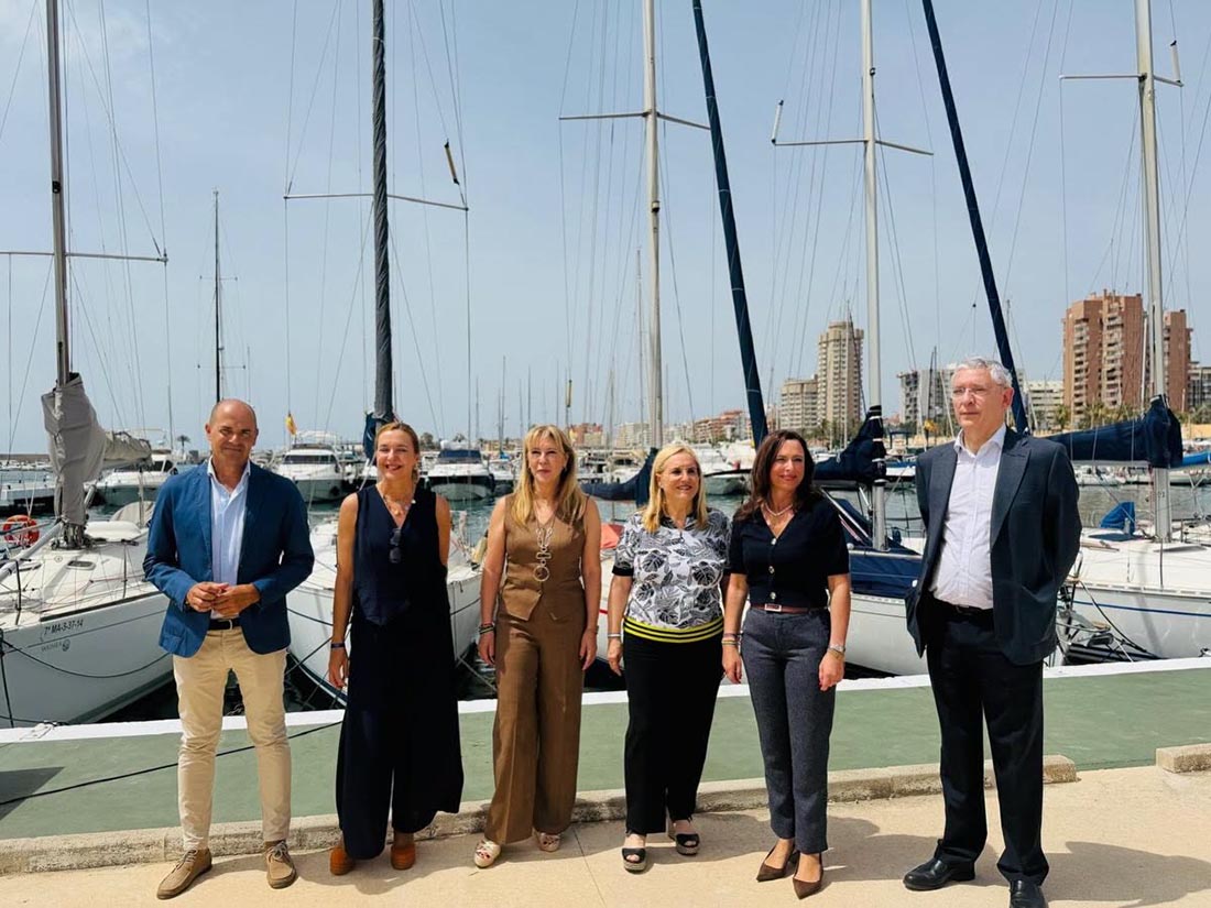 La Junta concluirá este año las obras del muelle de suministro de combustible del puerto de Fuengirola