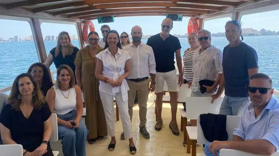 La Región de Murcia estrena un motor de reservas con QR para contratar 30 experiencias de turismo azul en su litoral